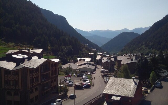 Apartment with 2 Bedrooms in Arinsal, with Wonderful Mountain View, Terrace And Wifi