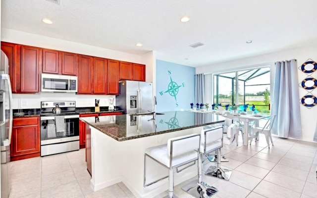 16-guest Lakefront Home w Pool-cinema-games