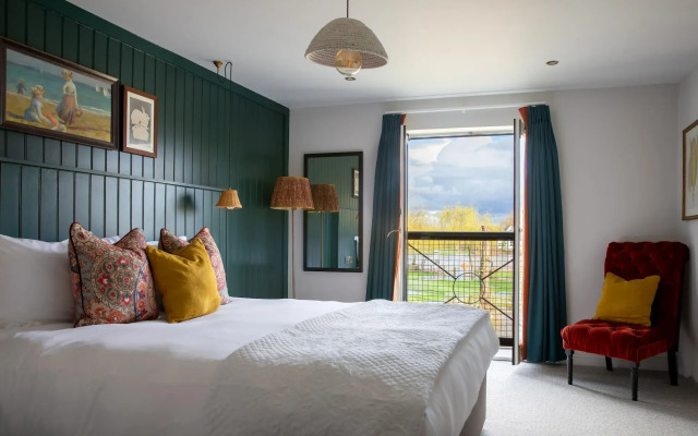 The Bridge Hotel
