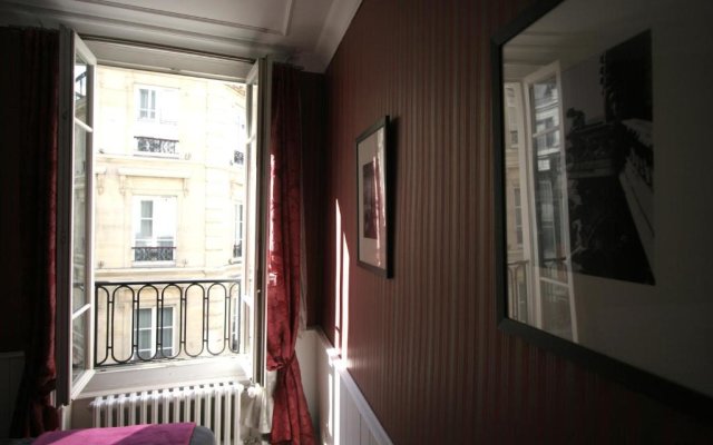Paris Interiors Rentals - Le Marais Archives 2 Bdr
