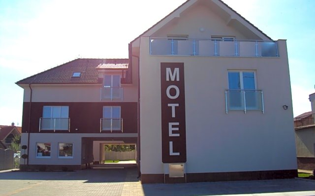 Motel Senec