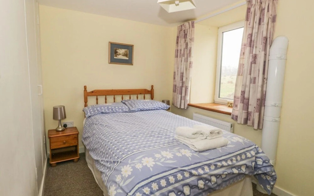 2 Park Nook Close