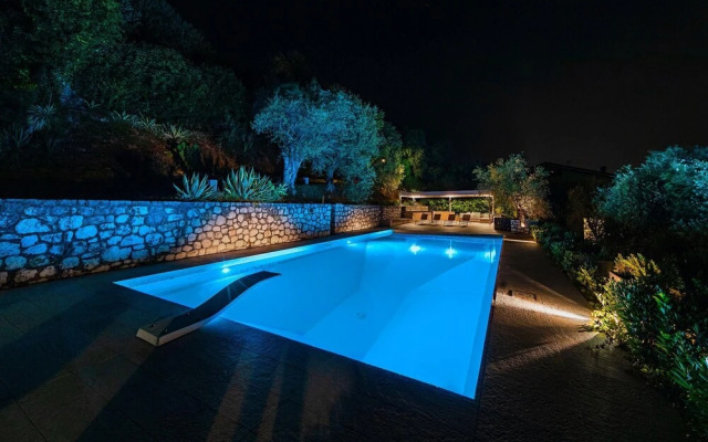 Villa Mariavittoria con Piscina by Wonderful Italy