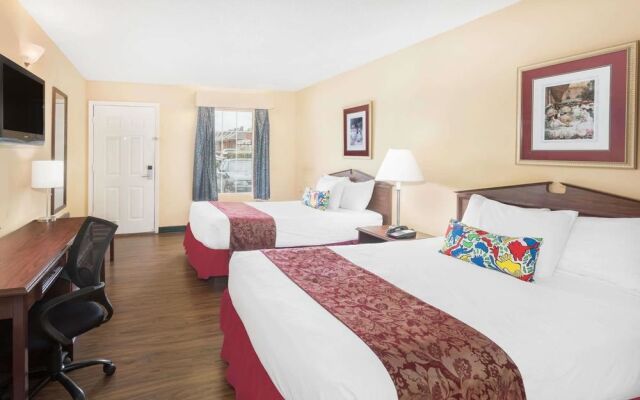Baymont Inn & Suites Macon I-475