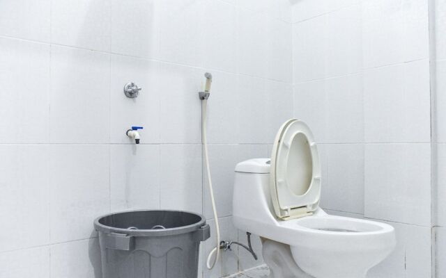 RedDoorz near Sultan Hasanuddin Airport 2