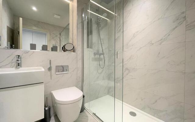 Spectacular 2 Bedroom Apartment in Great Location