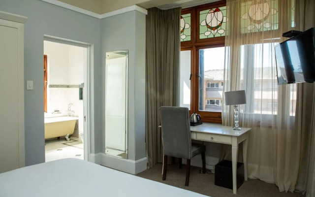 The Saint James on Venice Luxury Guest House