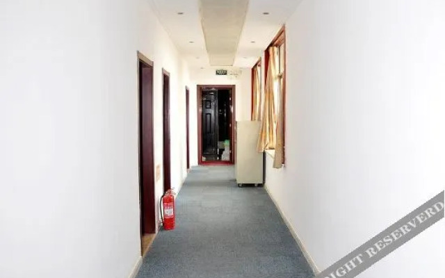Yingjie Collection Hotel (Zibo Aluminum City Shopping Center Shandong Aluminum Vocational College)