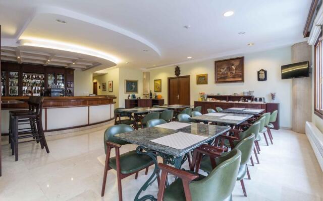 Mogay Hotel 