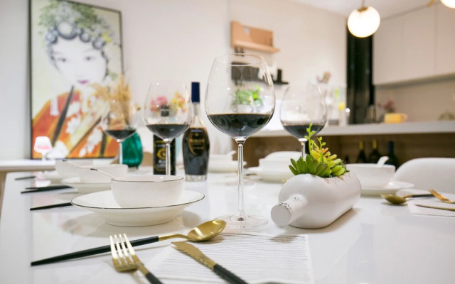 Henry's Apartment- Xujiahui Road