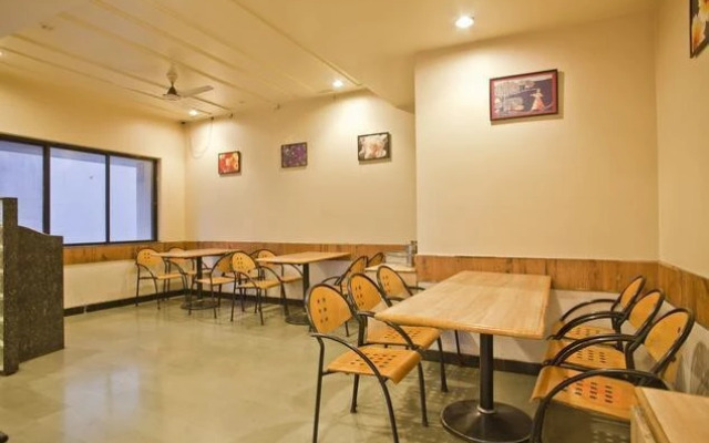 Hotel Rajmahal