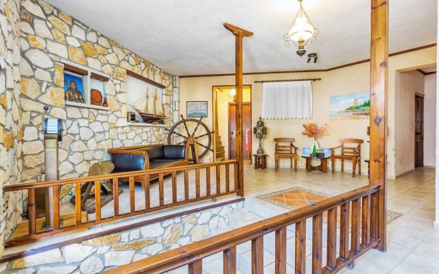Xenios Arsinoi Studios
