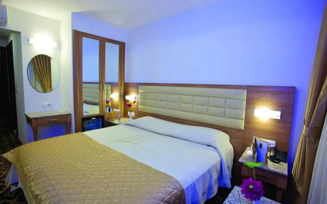 The City Hotel
