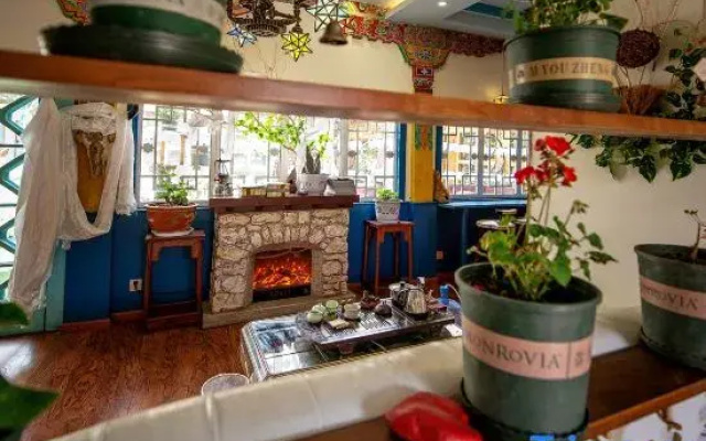 Dear Zhaizhai Hot Spring Hostel
