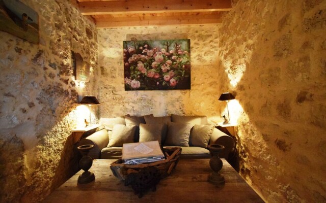 Rustic Castle in Bon-Encontre with Terrace