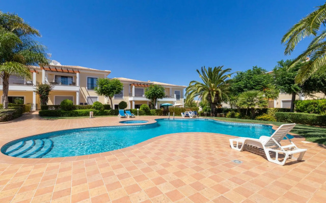 Santa Maria Apartment at Porto de Mos beach