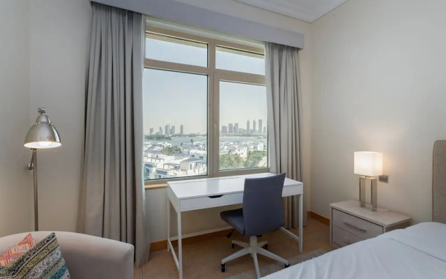 Palm Living 2BR Maid w Pool Beach Access