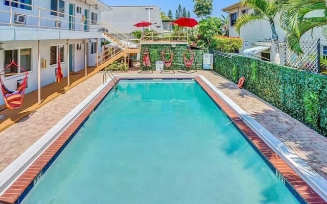 Coastal Studio by Hollywood Beach Boardwalk