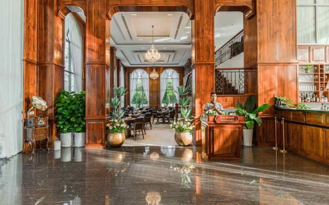 Sea Breeze Hotel & Villa