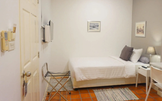 Ratchadamnoen Residence