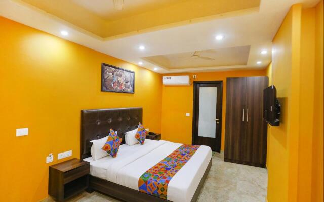 FabExpress Taj Home Stay
