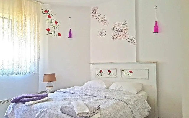 Mayko Ev Hotel