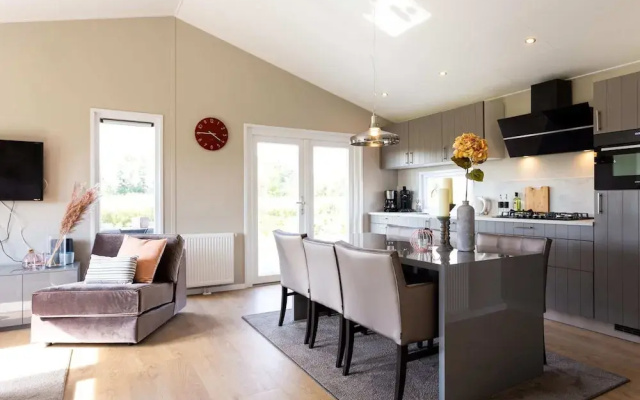 Modern Chalet With Dishwasher