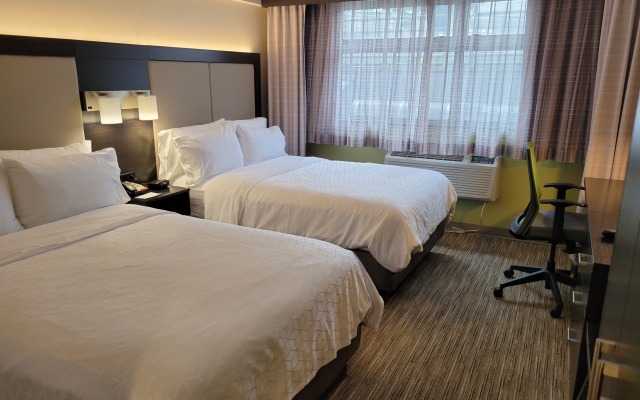 Holiday Inn Express Maspeth, an IHG Hotel