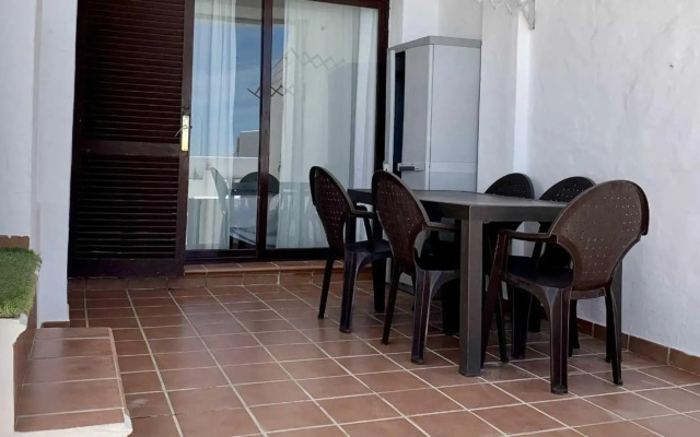 Apartamento F1 Urb Las Cañas