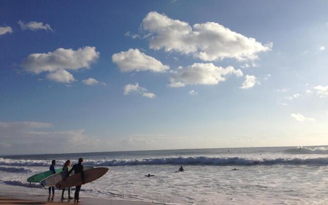 Carcavelos Surf House