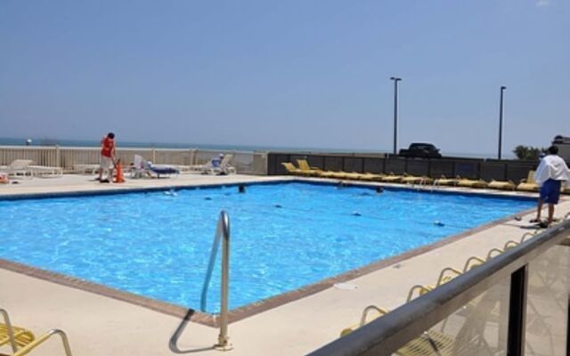 Golden Sands 207 - 2 Br Condo