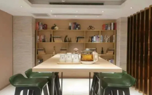 Vienna Classic Hotel (Chongqing Ranjiaba Subway Station)