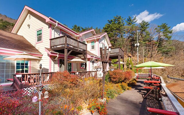 Yangyang Seorak Spa Herbvill Pension