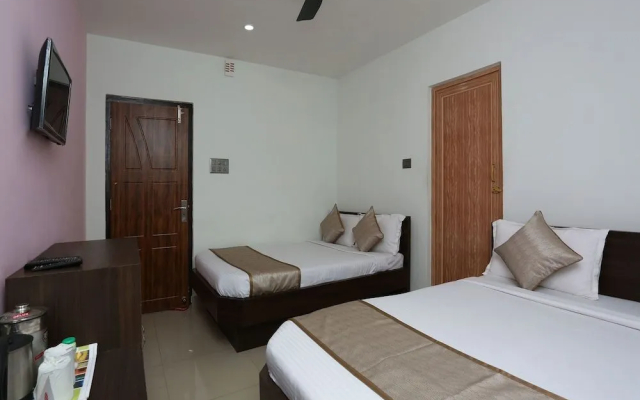 OYO 13265 Aashray Guest House