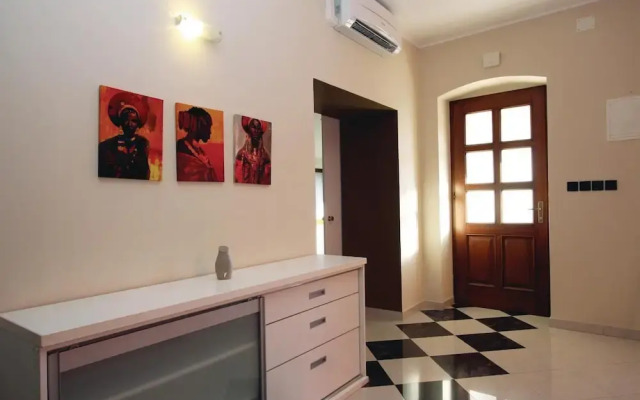 Stunning Home in Barban With Wifi and 2 Bedrooms