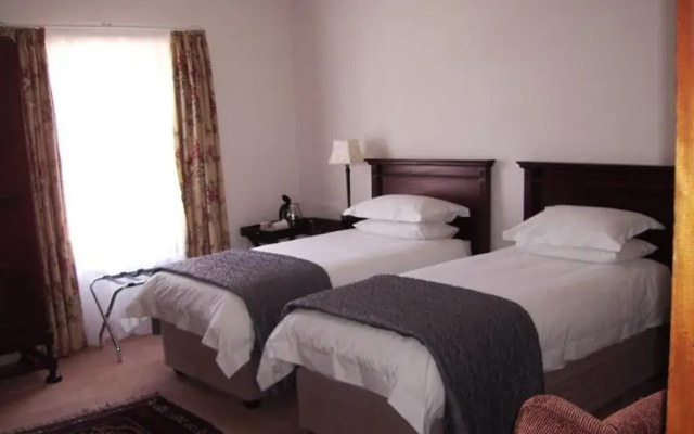 Hermanus Dorpshuys Guesthouse