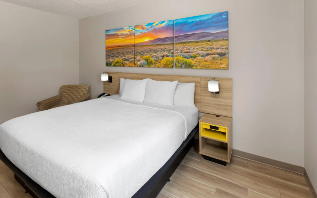 Days Inn by Wyndham Tulsa Central