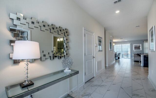 8942tw 8 Bedroom Villa by RedAwning