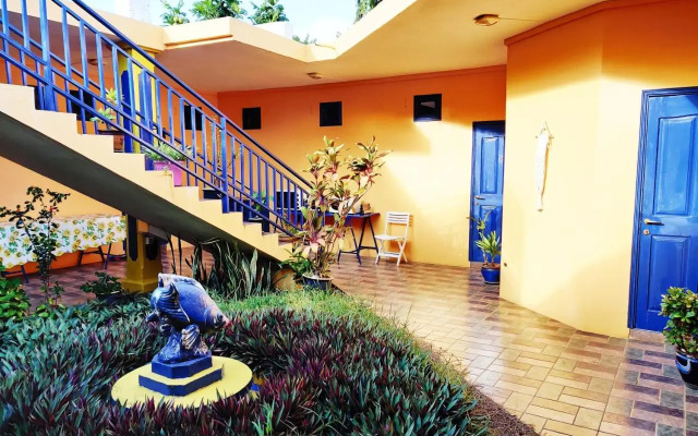 Blooms Apartments