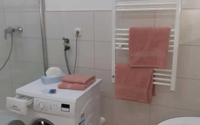 Luxuriöse Wohnung mit eigenem Garten