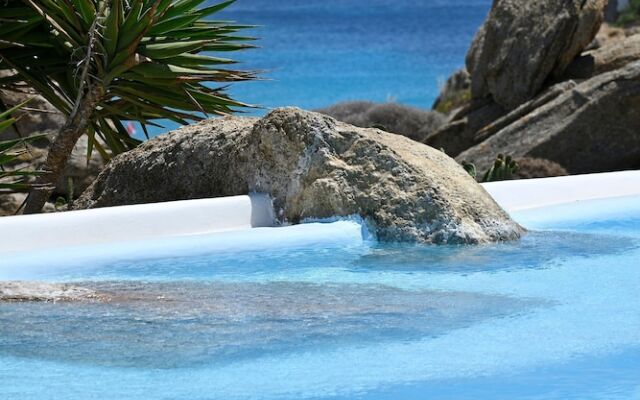 Paraga Scorpios Villa 2 7mins Walk to Beach by Calypso Sunset Villas