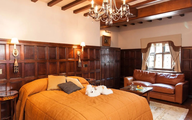 Hillbark Hotel