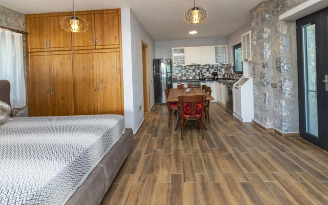 Eclectic Studio Apartment Near Sea in Bodrum
