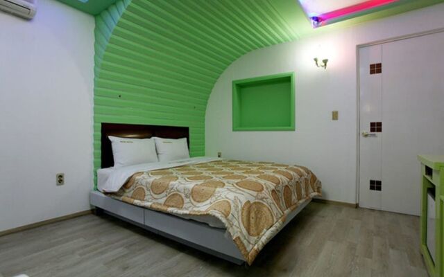 Whitehouse Motel
