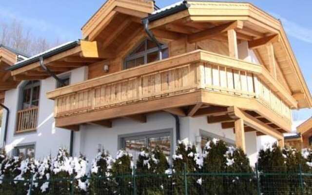 Avenida Panorama Chalets by Alpin Rentals