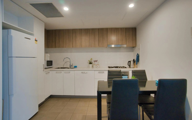 Luxury 2 Bedroom Apartment - Adelaide CBD