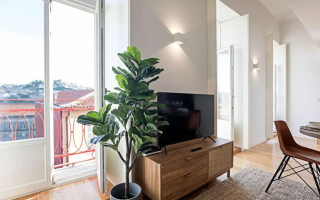 Superb Flat w/ Balcony and AC by LovelyStay