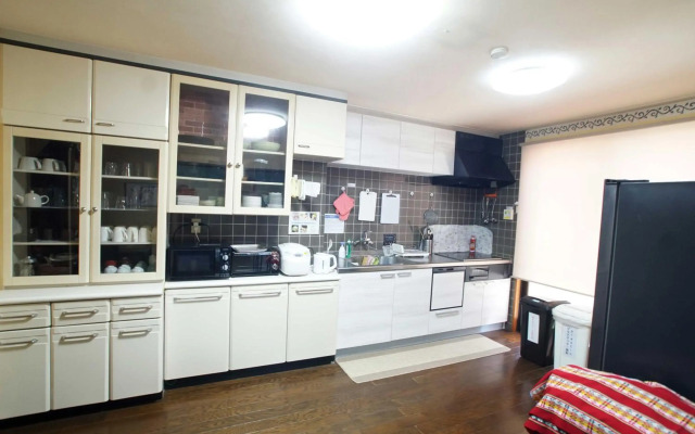 Takamatsuguesthouse AKANE