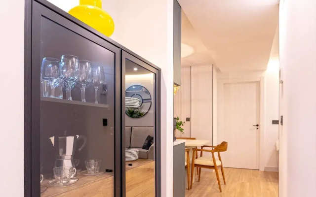 Exclusive Apartment in Granada Center. Alhondiga II