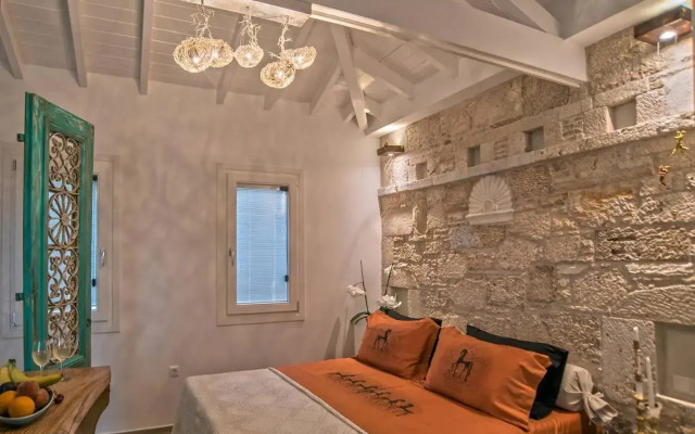 Eftopia Beachfront Studio